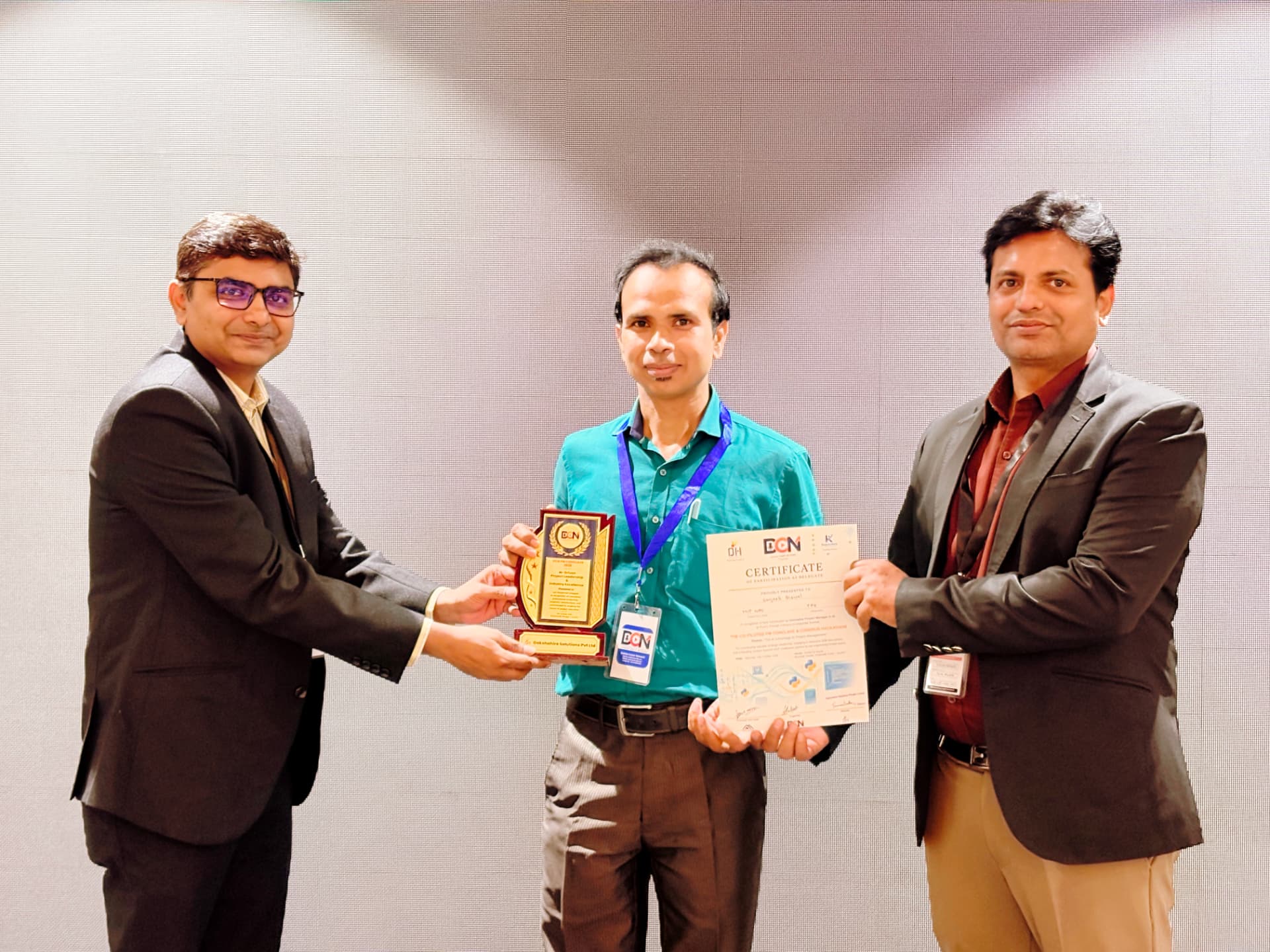 Conclave guest felicitated with a DCN memento and certificate